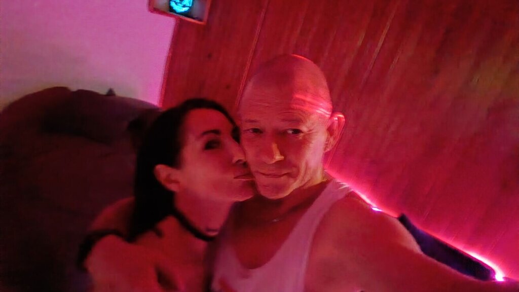JohnyWifey