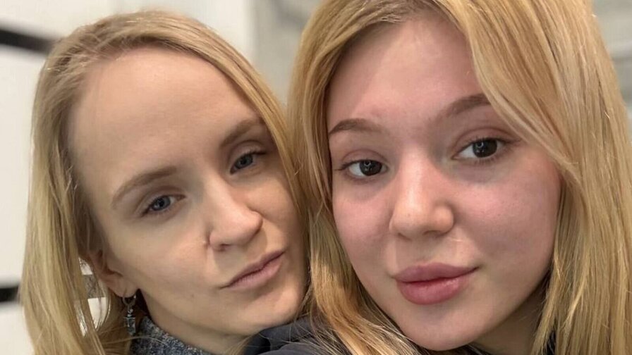 RoseAndCayla
