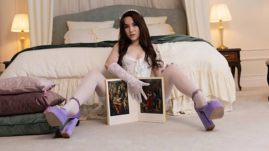 EllaHines