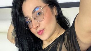 MiaLuxmore